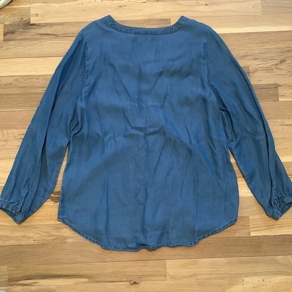 Christopher & Banks V-Neck Pullover Flowy Blue Jean Shirt Blouse Women’s M